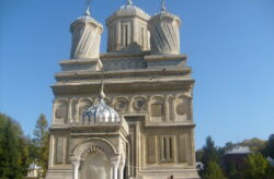 Curtea de Argeș