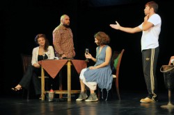 Teatrul Nottara, secvenţă din piesa ” Matrimoniale” (Epoch Times)