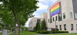 Steagul lgbt-Ambasada SUA la Bucuresti