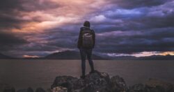 hiker-1149898_1920