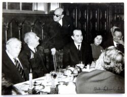 Radu Gyr alaturi de Nichifor-Crainic - Sfintii Inchisorilor / Info