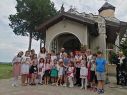 Copii la biserică