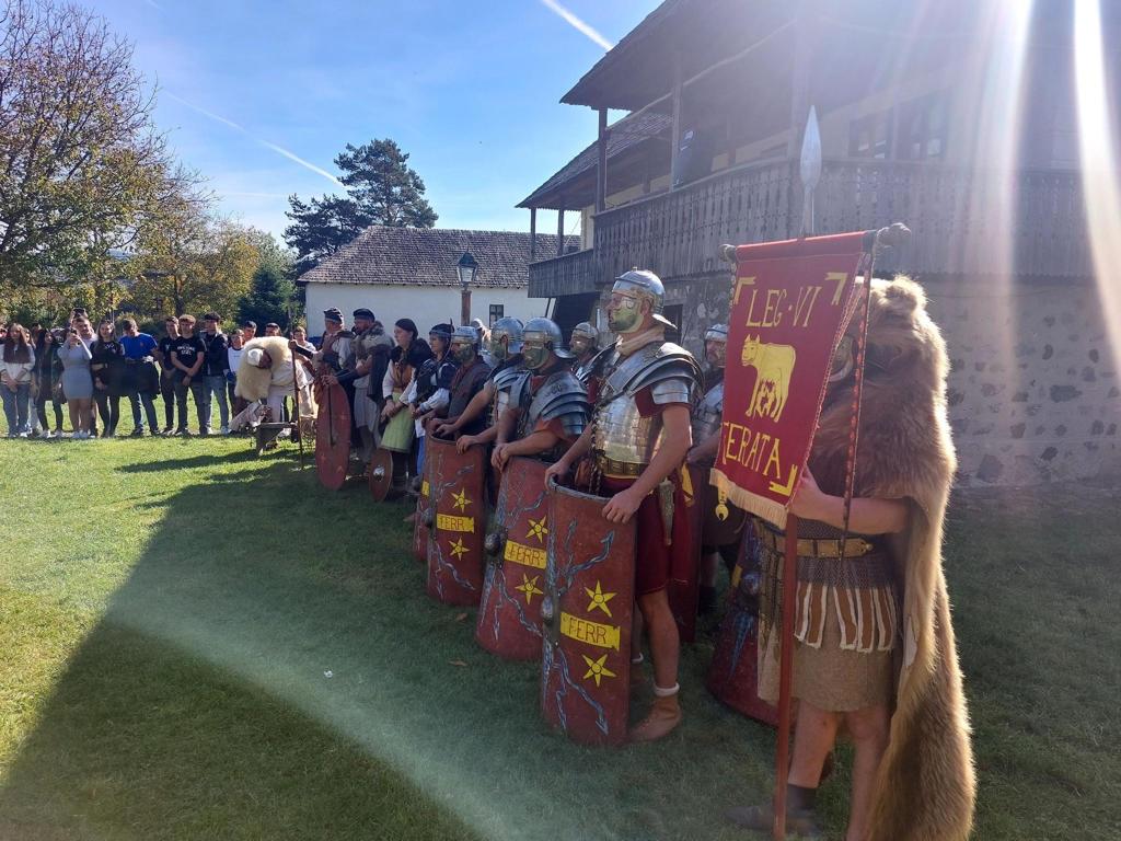 Daci și Romani. prof. Daniela Mihaela Samoilă, Inspector Școlar