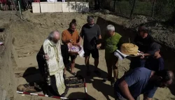 8 detinuti politici îngropați fara cruce descoperiti in insula mare a Brailei