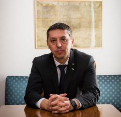 Ministrul Daniel - Ovidiu David