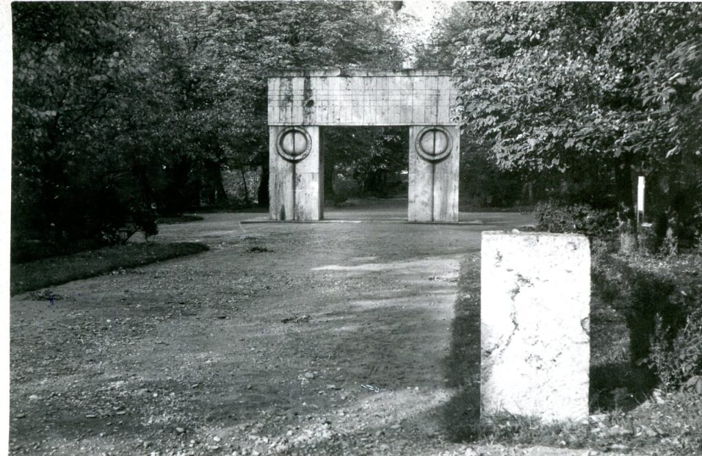 „Brâncuși între seceră și ciocan!”: cronica unei „premiere” fără surse