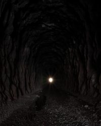 Lumină-tunel-mină
